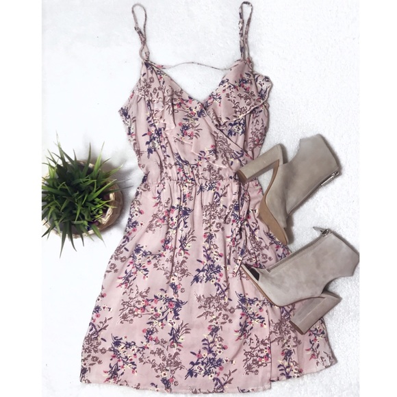 Mimi Chica Dresses & Skirts - Floral dress
